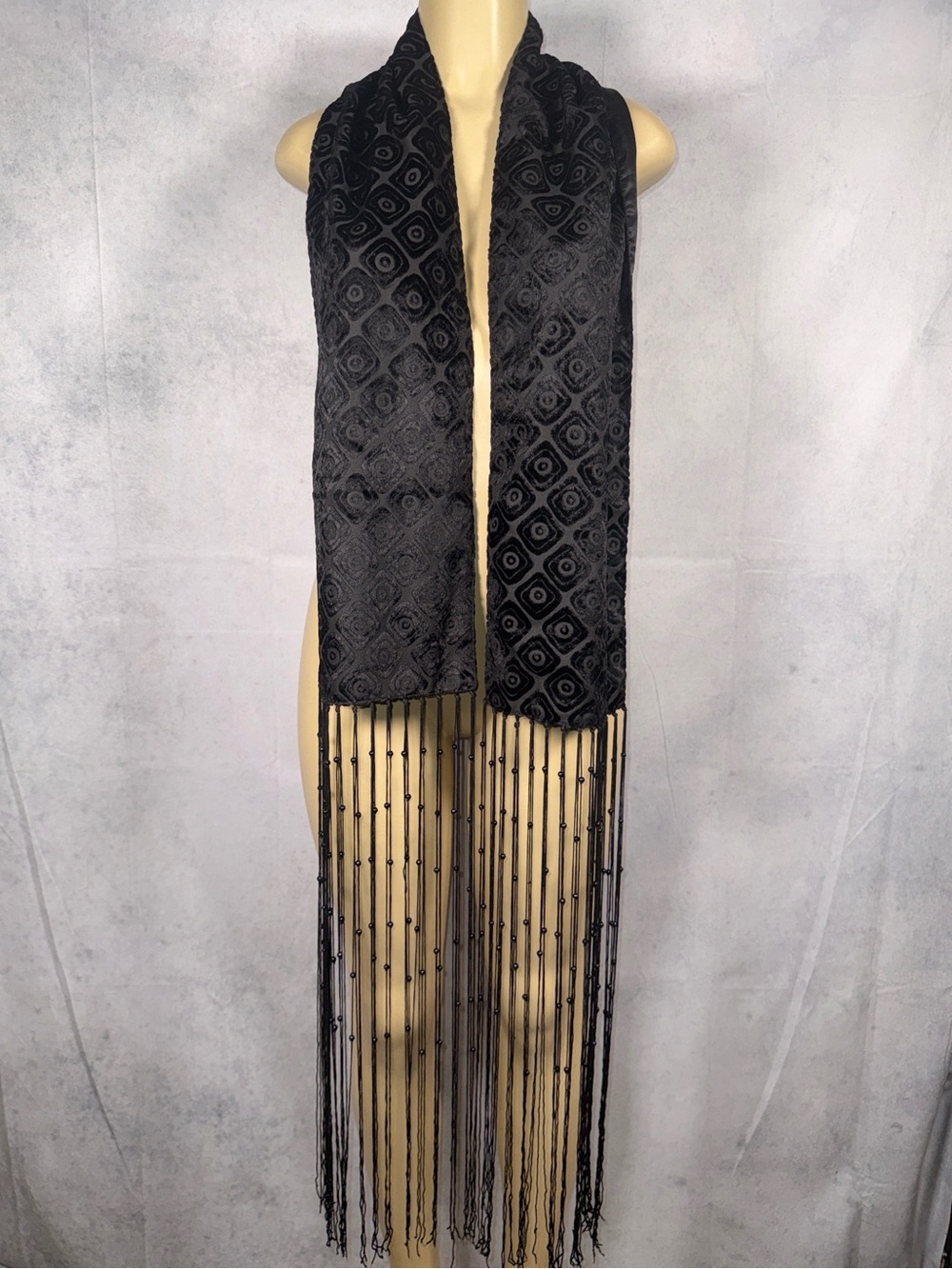 Elegant Black Fringed Velvet Scarf - Picture 5 of 5